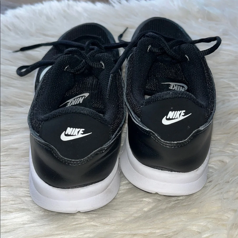 Nike Women’s Black and White Sneakers